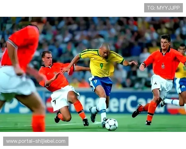 世界杯新闻播报历史回顾，经典比赛瞬间与传奇球员的精彩故事一网打尽